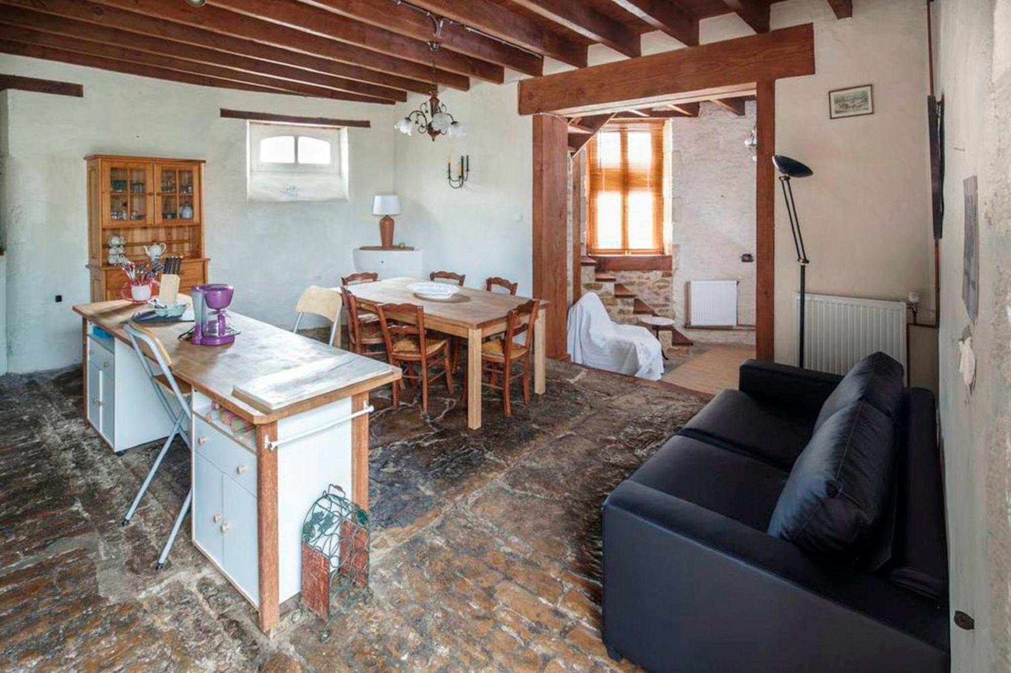 Holiday Home La Brijopa Bazoges-en-Pareds Стая снимка