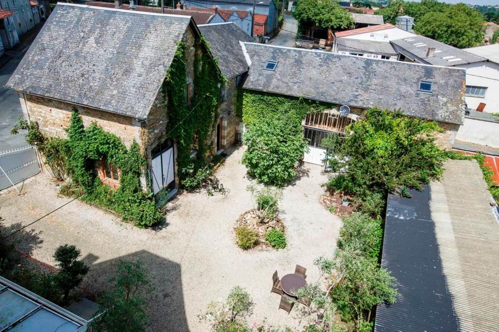 Holiday Home La Brijopa Bazoges-en-Pareds Стая снимка