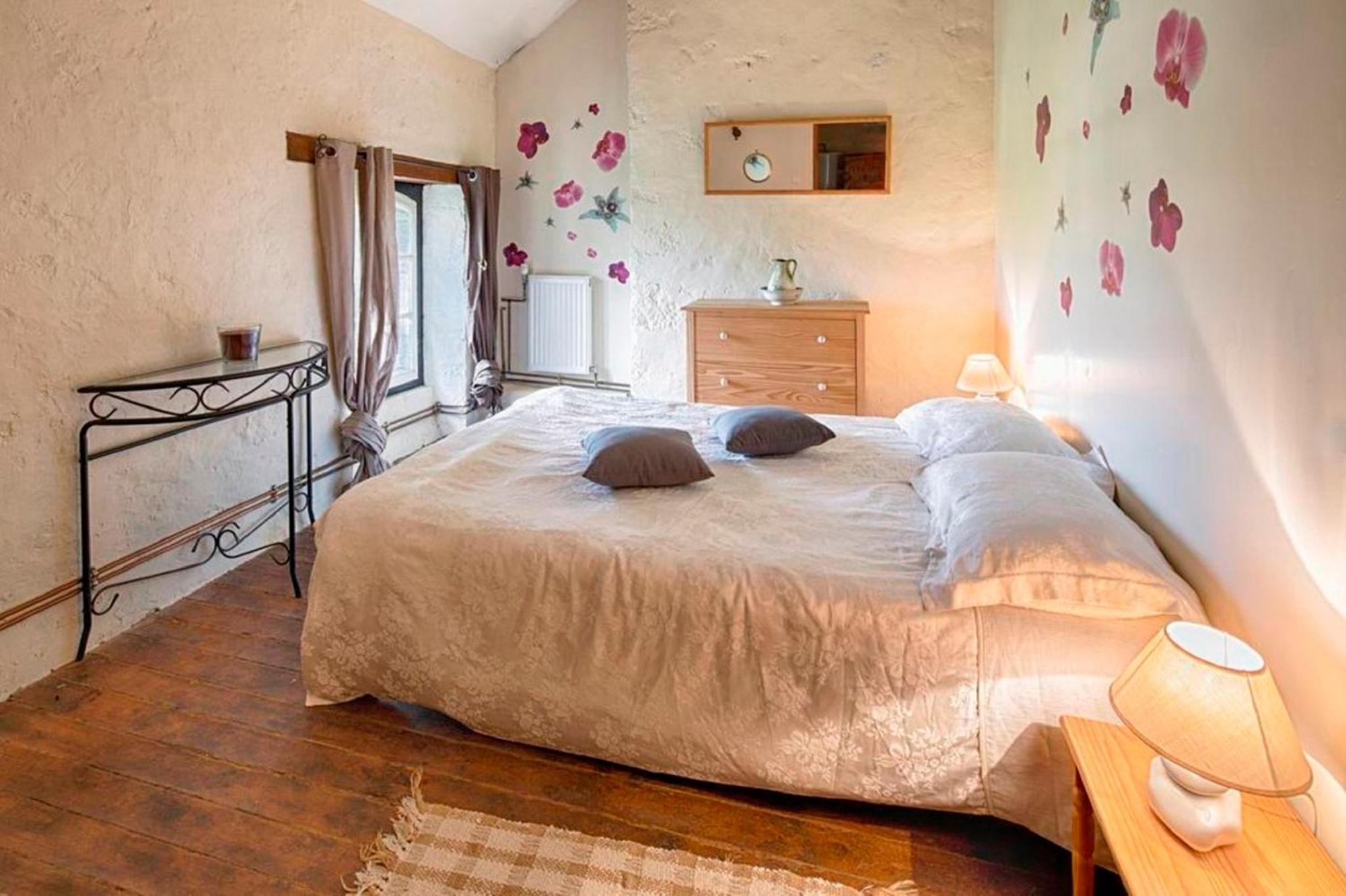 Holiday Home La Brijopa Bazoges-en-Pareds Стая снимка