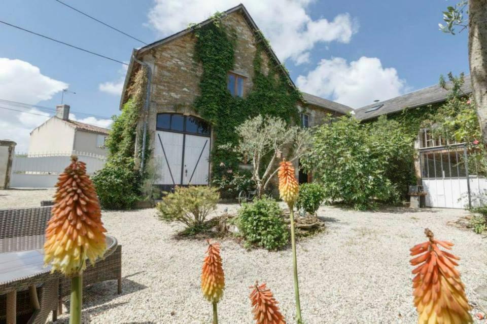 Holiday Home La Brijopa Bazoges-en-Pareds Екстериор снимка